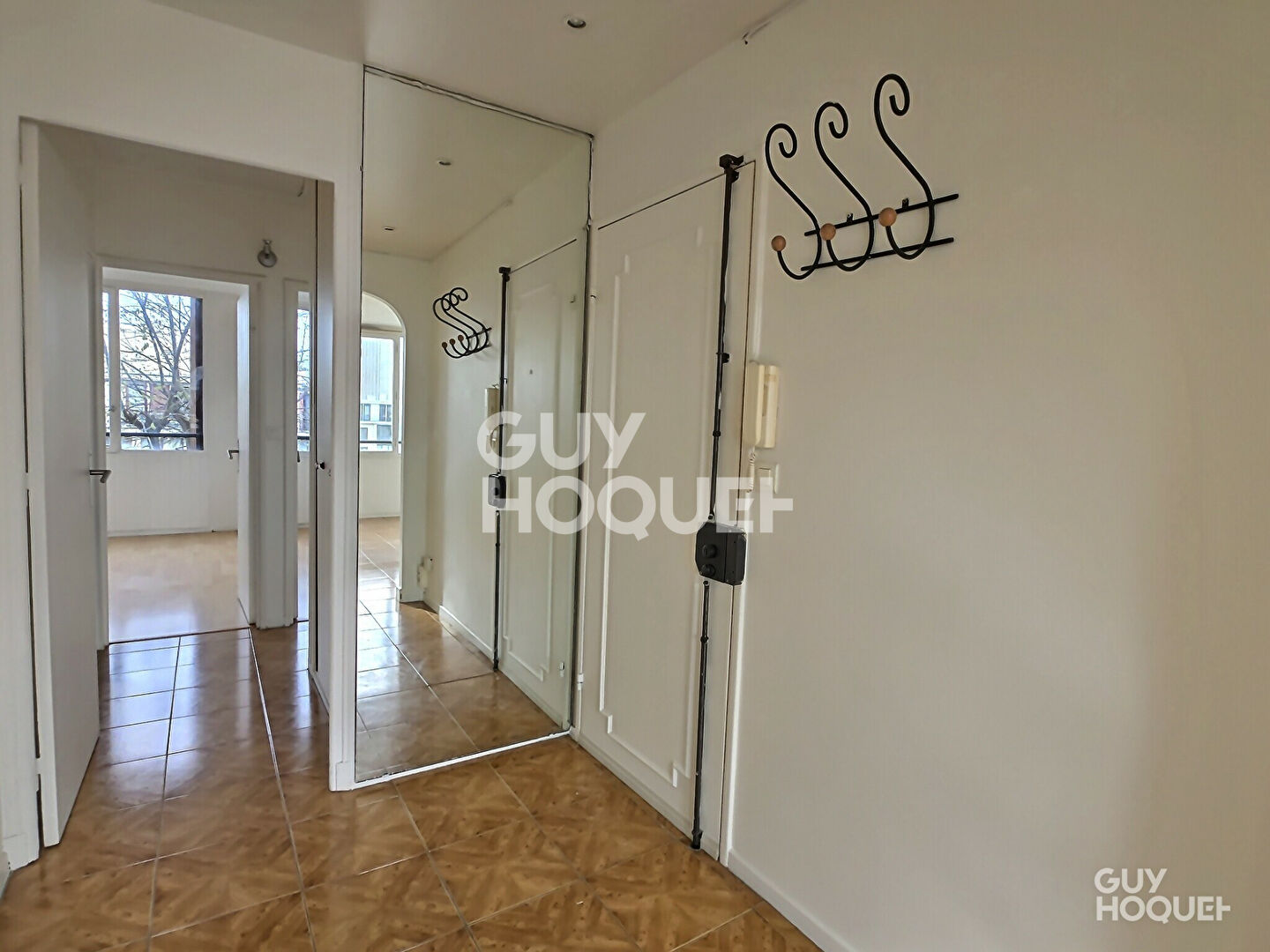 À VENDRE 3 PIÈCES VUE SUR BASSIN D'EAU !