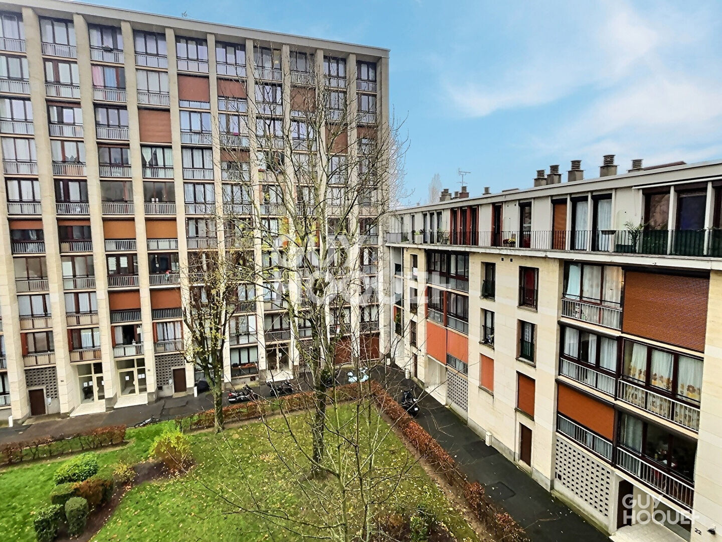 À VENDRE 3 PIÈCES TRAVERSANT DE 56m²