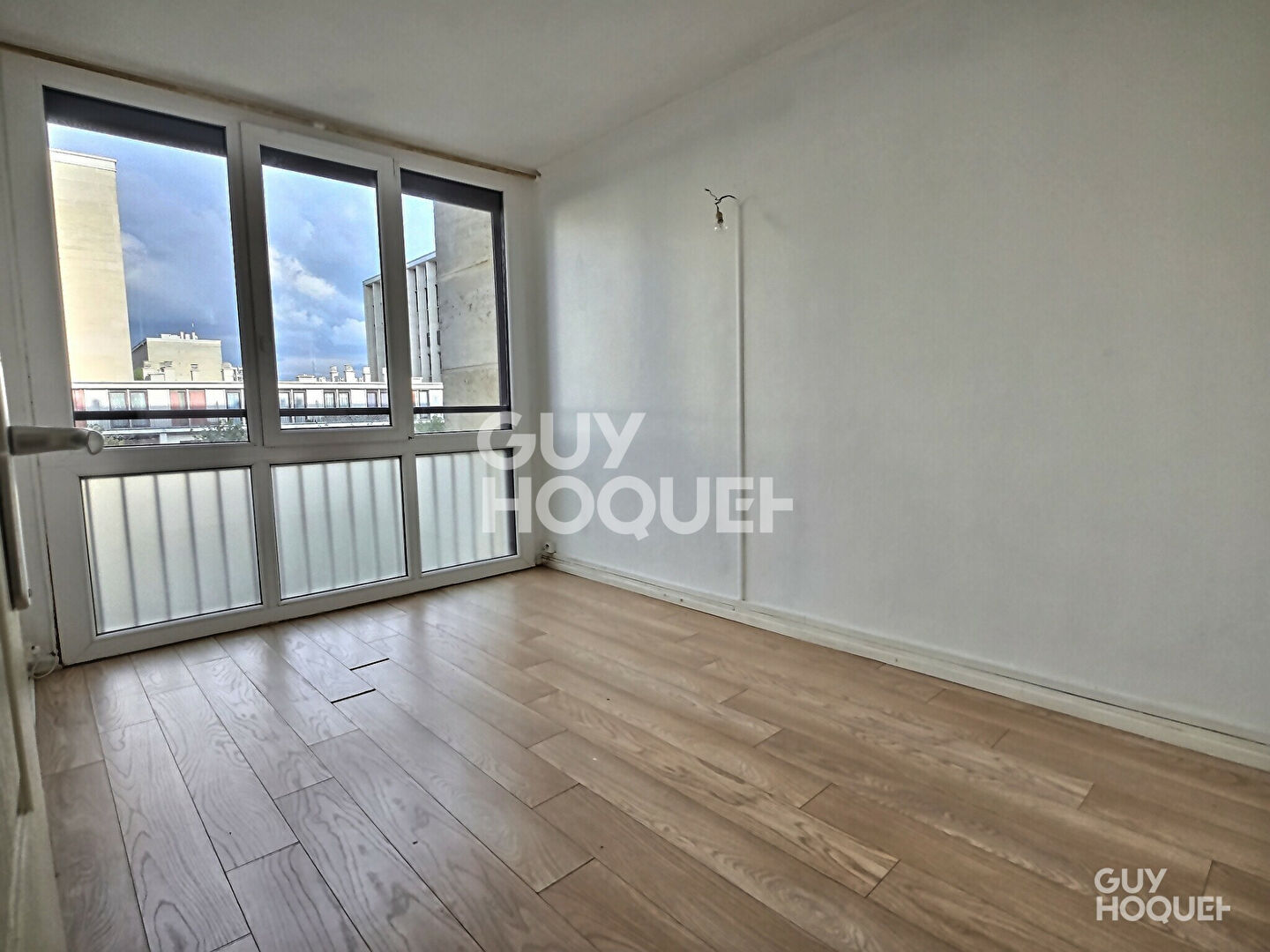 À VENDRE CHARMANT 3 PIÈCES DE 56M² TRAVERSANT + CAVE