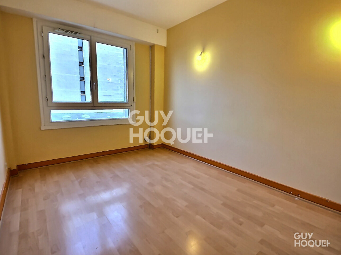 APPARTEMENT 4 PIÈCES 72 m² TRAVERSANT AVEC BALCON + CAVE