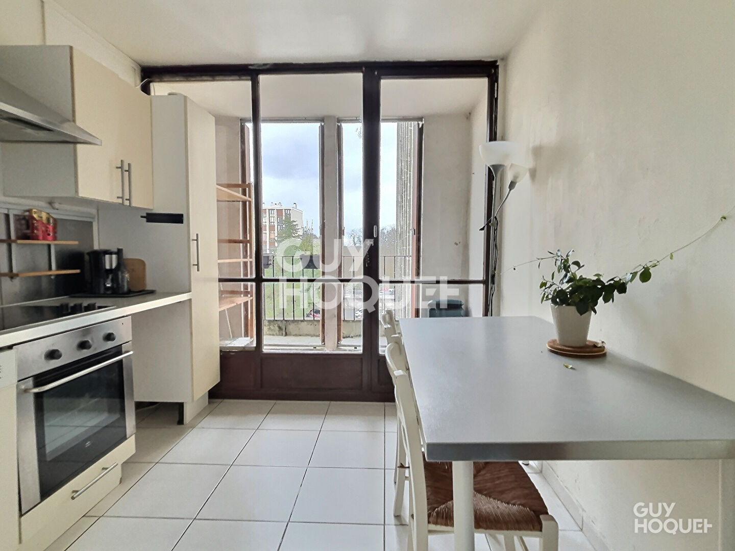 Beau 2 pièces traversant + extérieurs