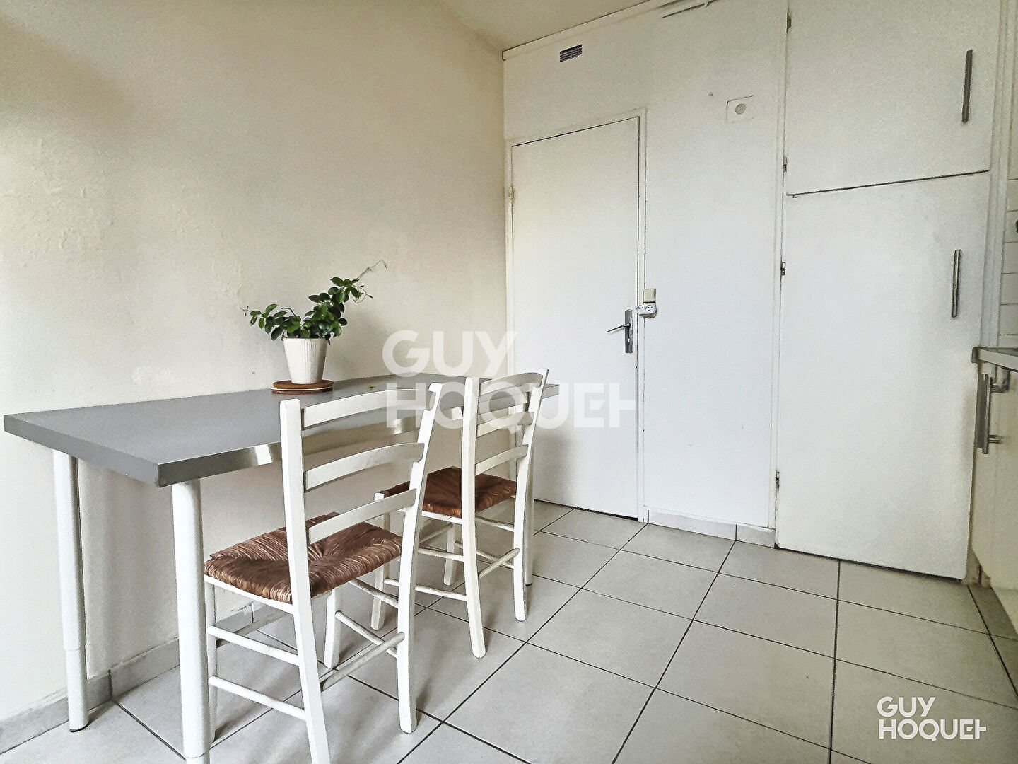 Beau 2 pièces traversant + extérieurs