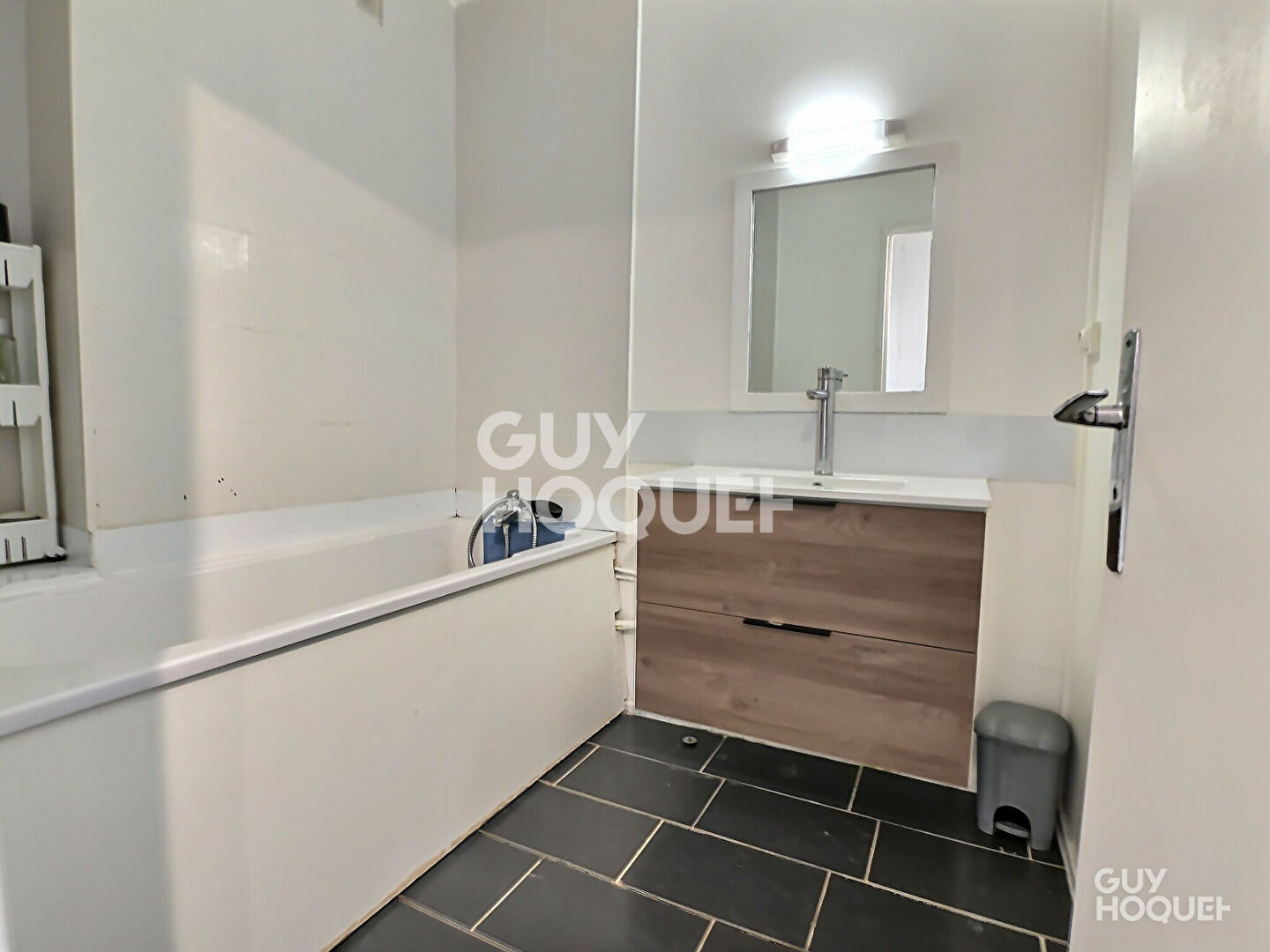 À VENDRE 3 PIÈCES TRAVERSANT DE 56m²