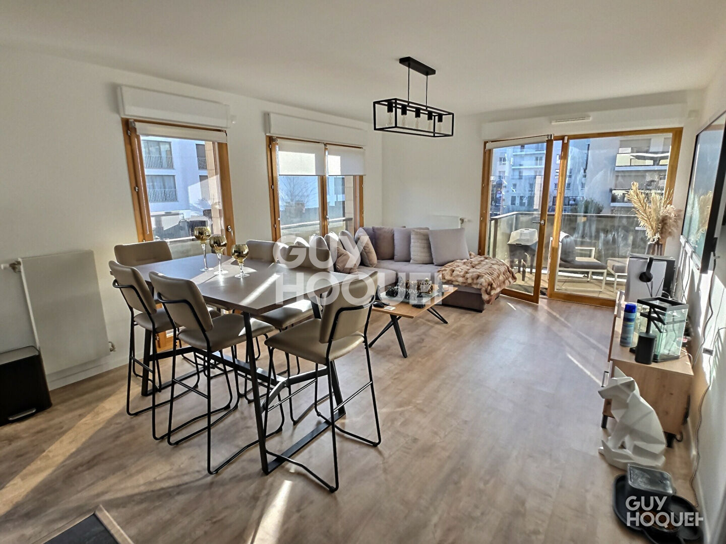 TRÈS BEAU 4 PIÈCES + GRAND BALCON + PARKING