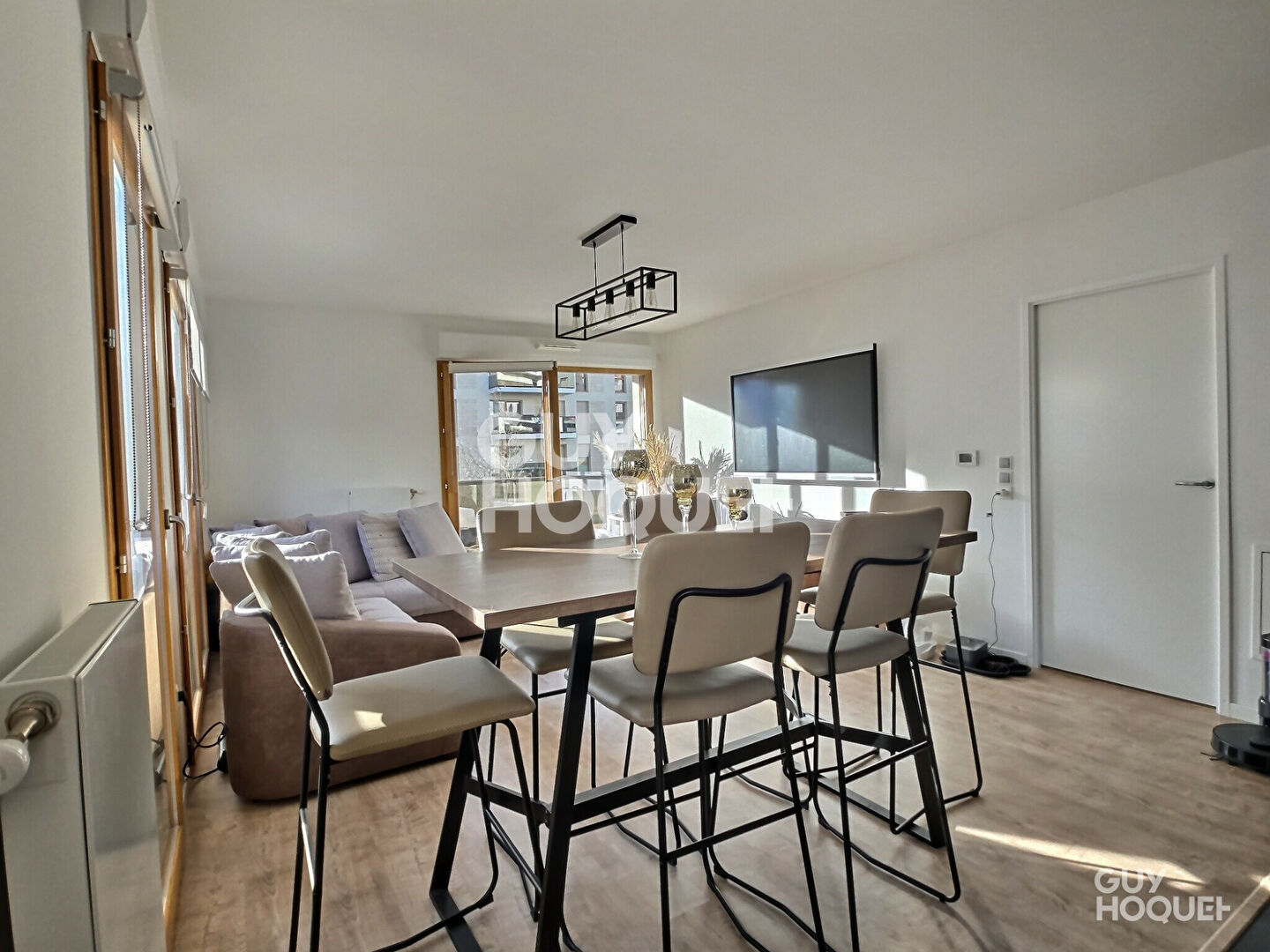 TRÈS BEAU 4 PIÈCES + GRAND BALCON + PARKING