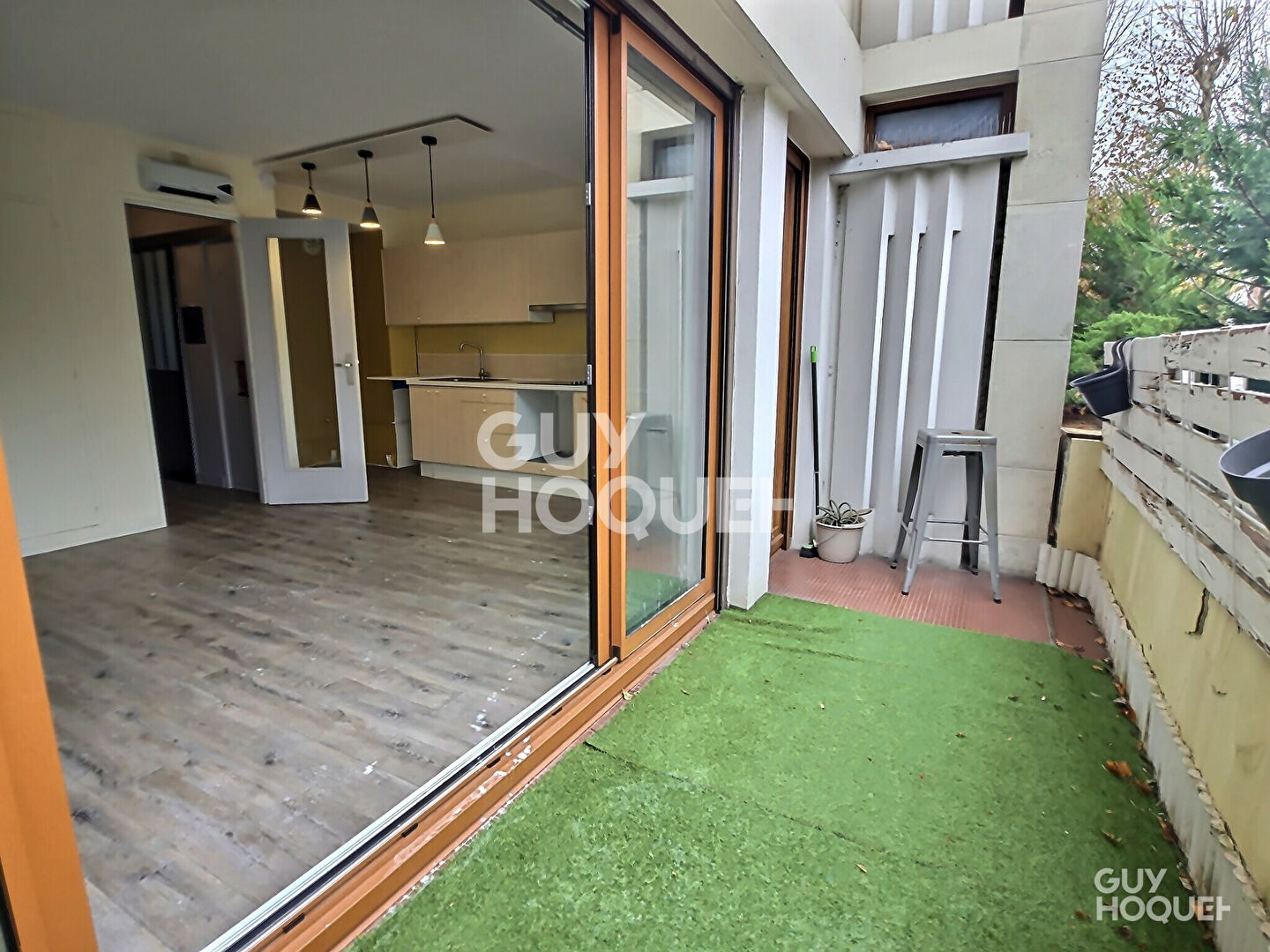 STUDIO de 32 m² + BALCON + CAVE