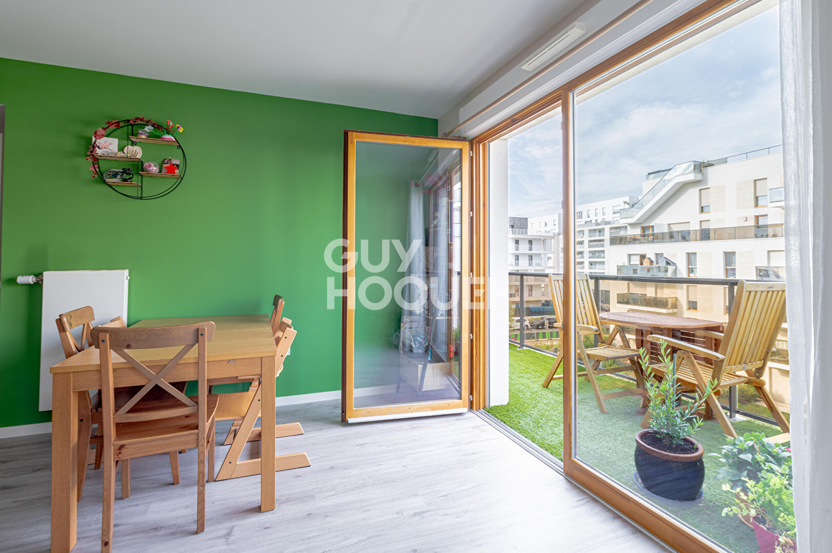 4 PIÈCES HAUT DE GAMME AVEC BALCONS & PARKING