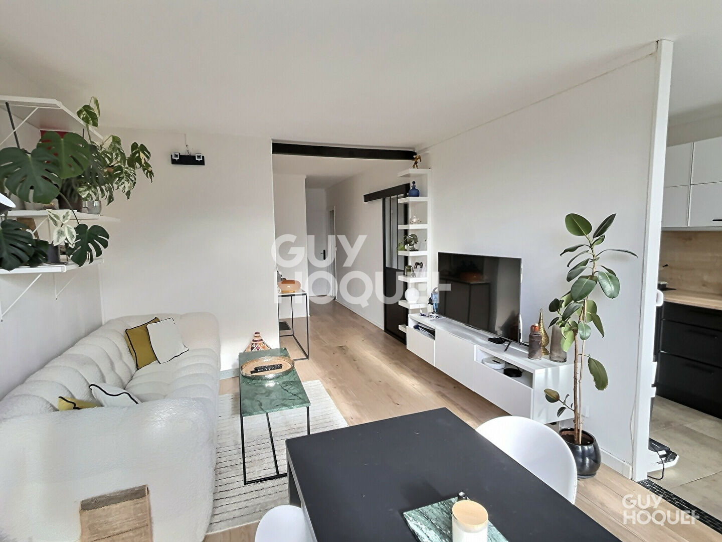 3 PIÈCES TRAVERSANT RÉNOVÉ - ÉTAGE ÉLEVÉ