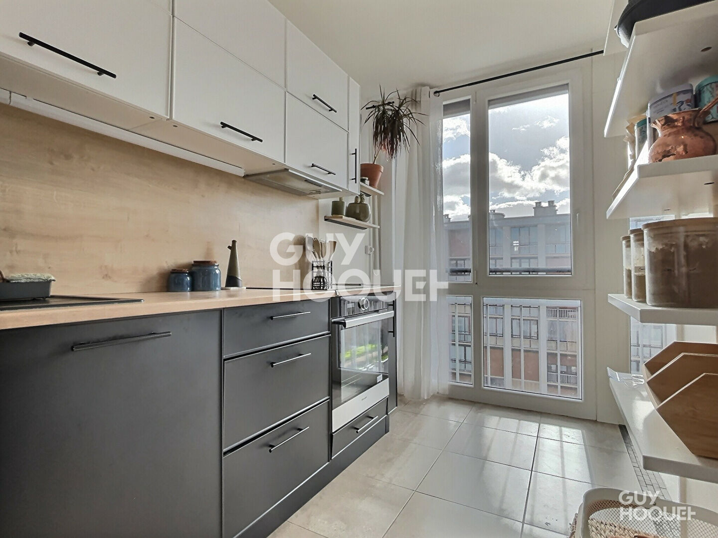 3 PIÈCES TRAVERSANT RÉNOVÉ - ÉTAGE ÉLEVÉ