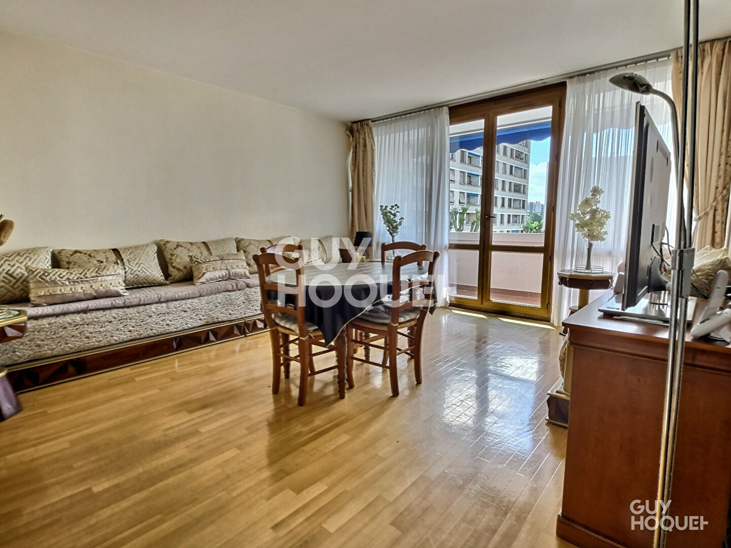 À VENDRE BEAU 3 PIÈCES DE 65m² résidence Le LAC + LOGGIA de 6m²