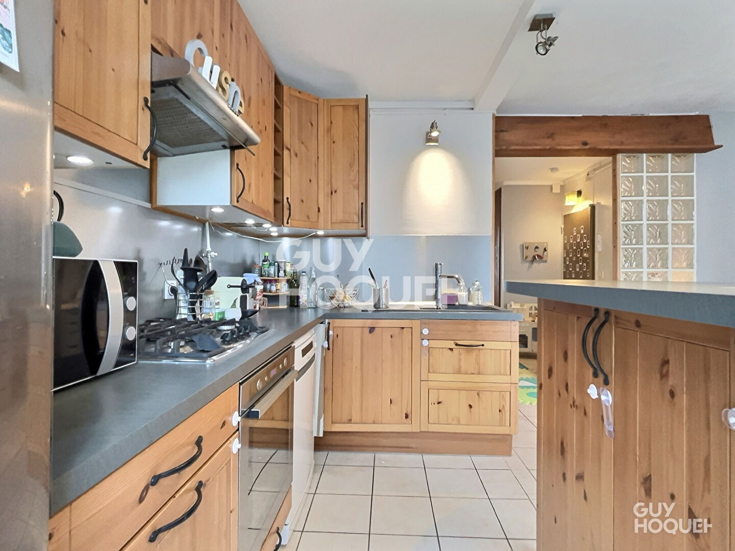 3 PIÈCES LUMINEUX EN TRÈS BON ÉTAT