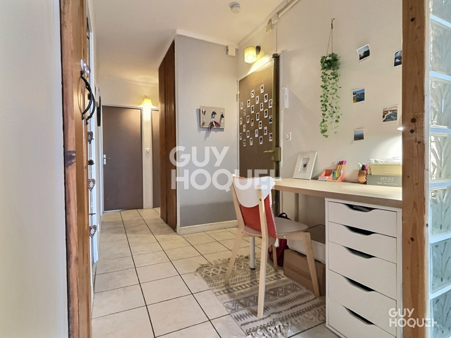 3 PIÈCES LUMINEUX EN TRÈS BON ÉTAT