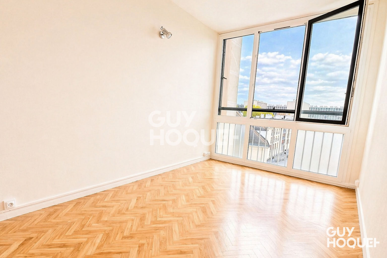 4 PIÈCES de 65m² - VUE DÉGAGÉE SUR FORÊT - LOGGIA -