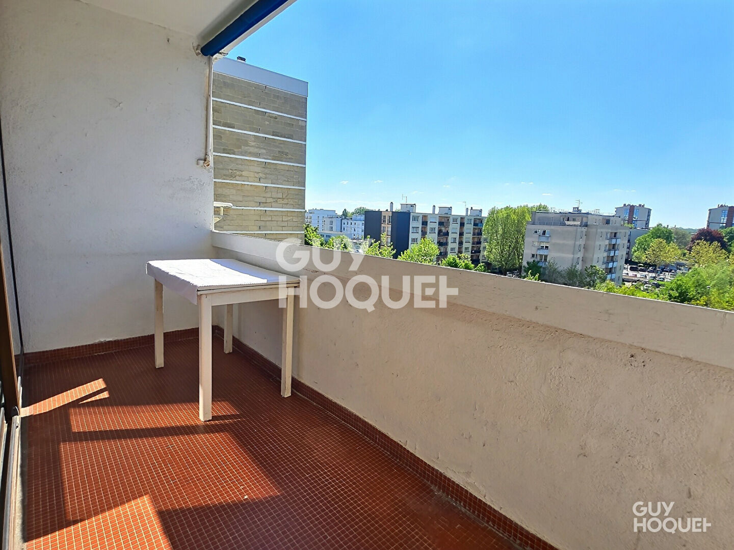 4 PIÈCES TRAVERSANT AVEC BALCON PLEIN SUD