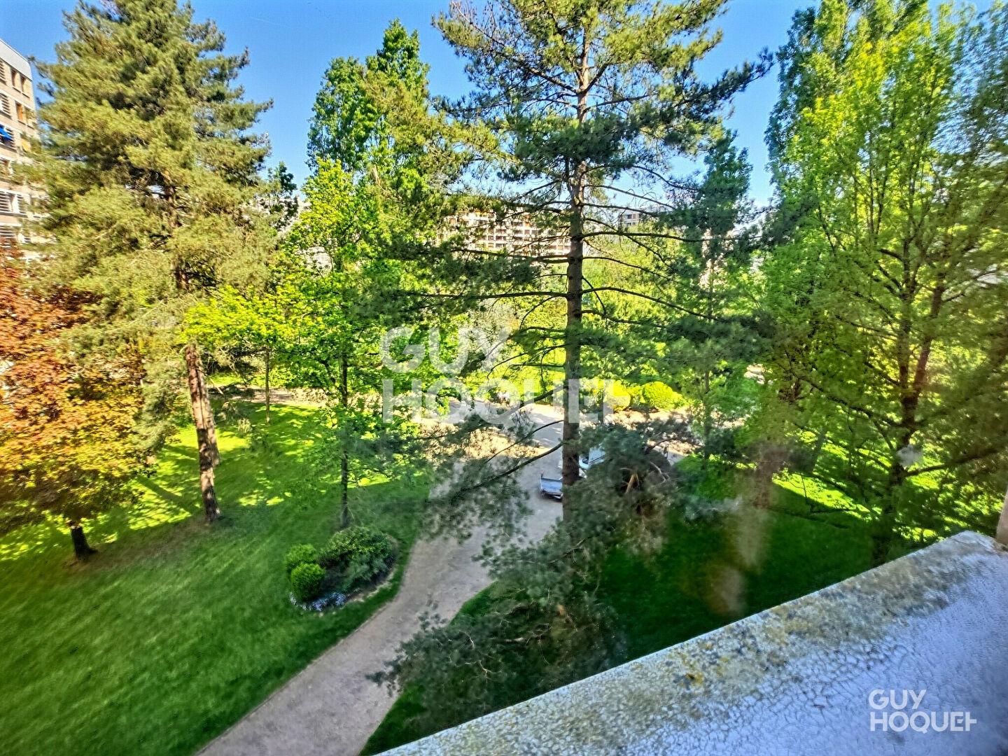 4 PIÈCES TRAVERSANT AVEC BALCON PLEIN SUD