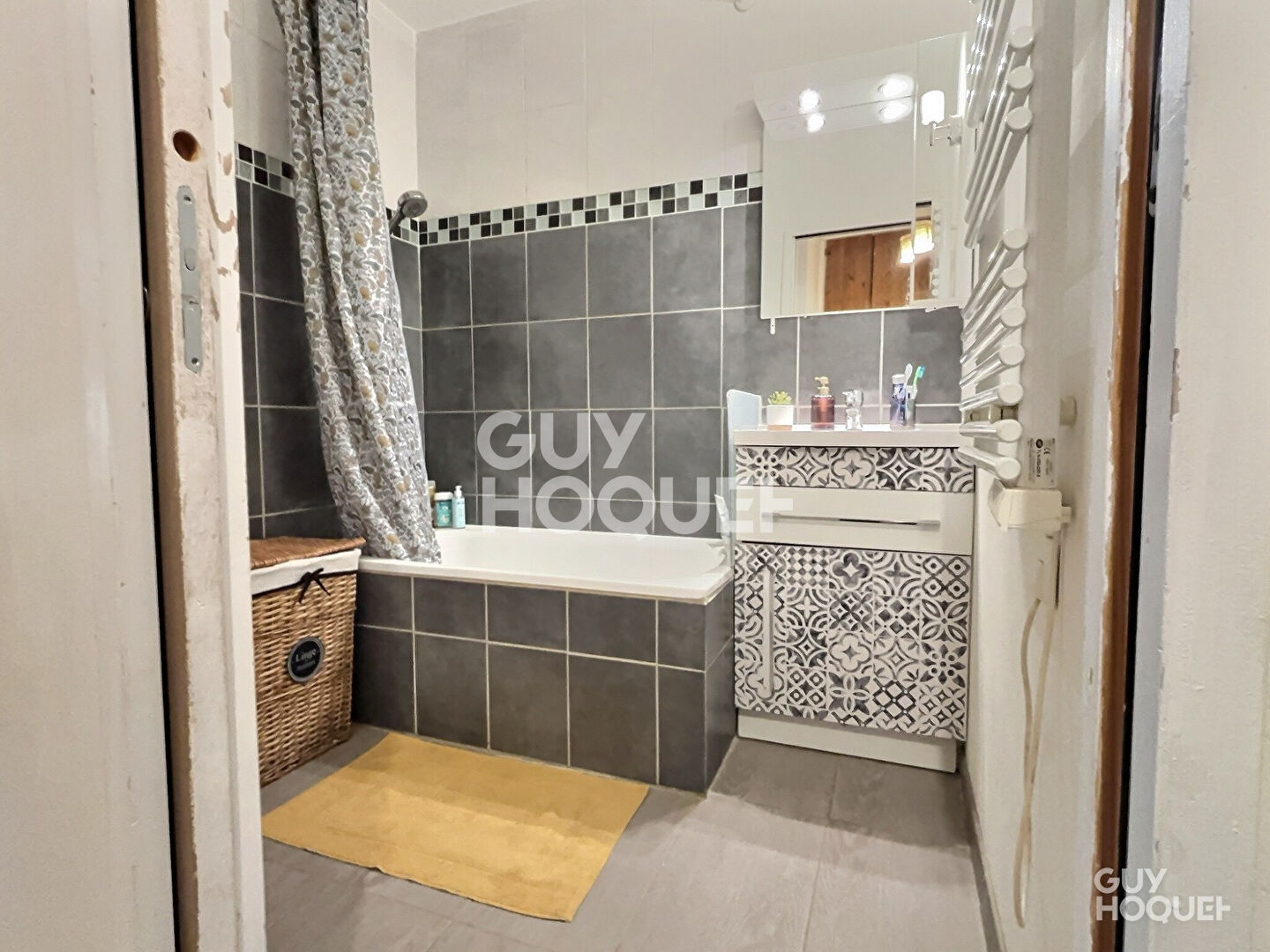 3 PIÈCES LUMINEUX EN TRÈS BON ÉTAT