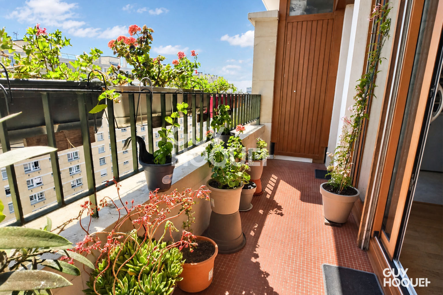 3 PIÈCES - ÉTAGE ÉLEVÉ - BALCON SUD