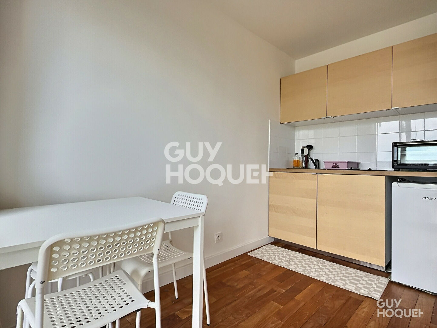 CHARMANT STUDIO MEUBLÉ