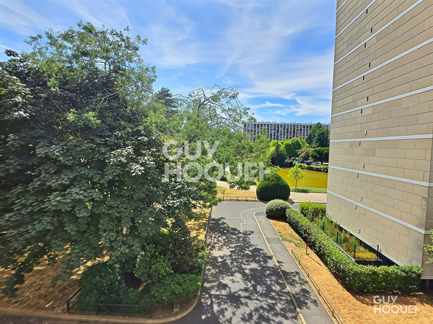 4 PIÈCES AVEC LOGGIA - VUE DÉGAGÉE SUR JARDIN