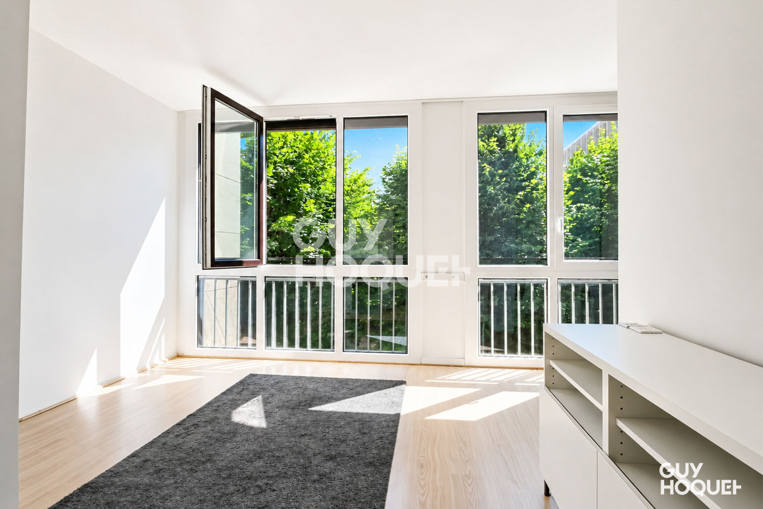 STUDIO RÉNOVÉ  de 25 m²  - SANS VIS-À-VIS