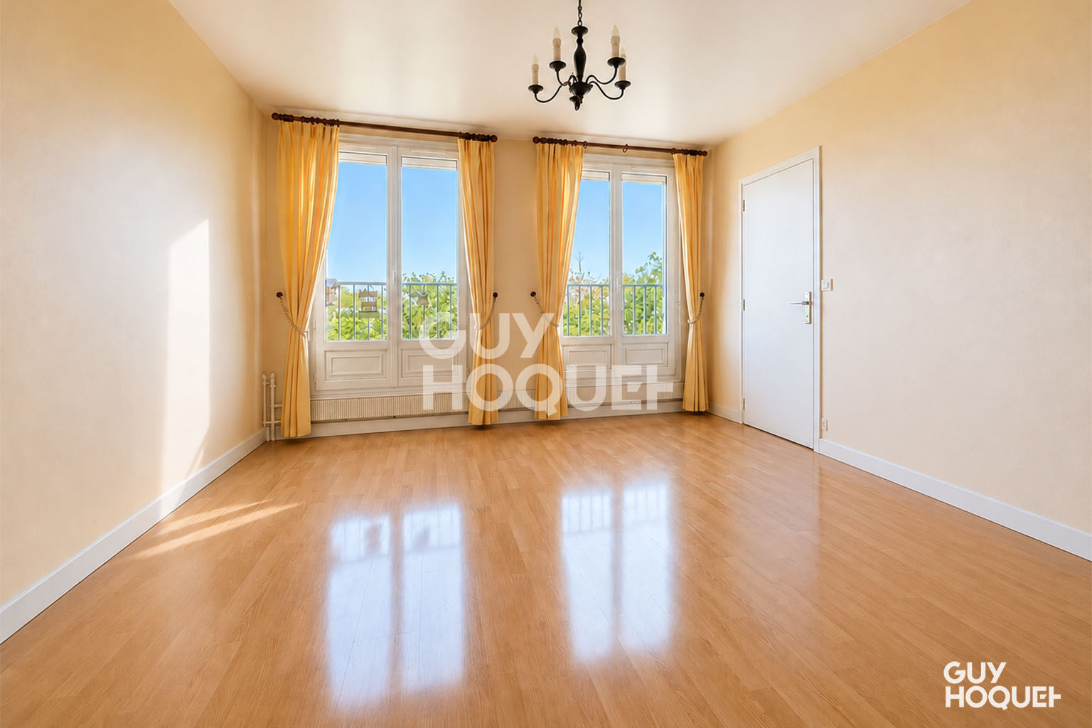 STUDIO 28 m² SANS VIS-À-VIS - DERNIER ÉTAGE