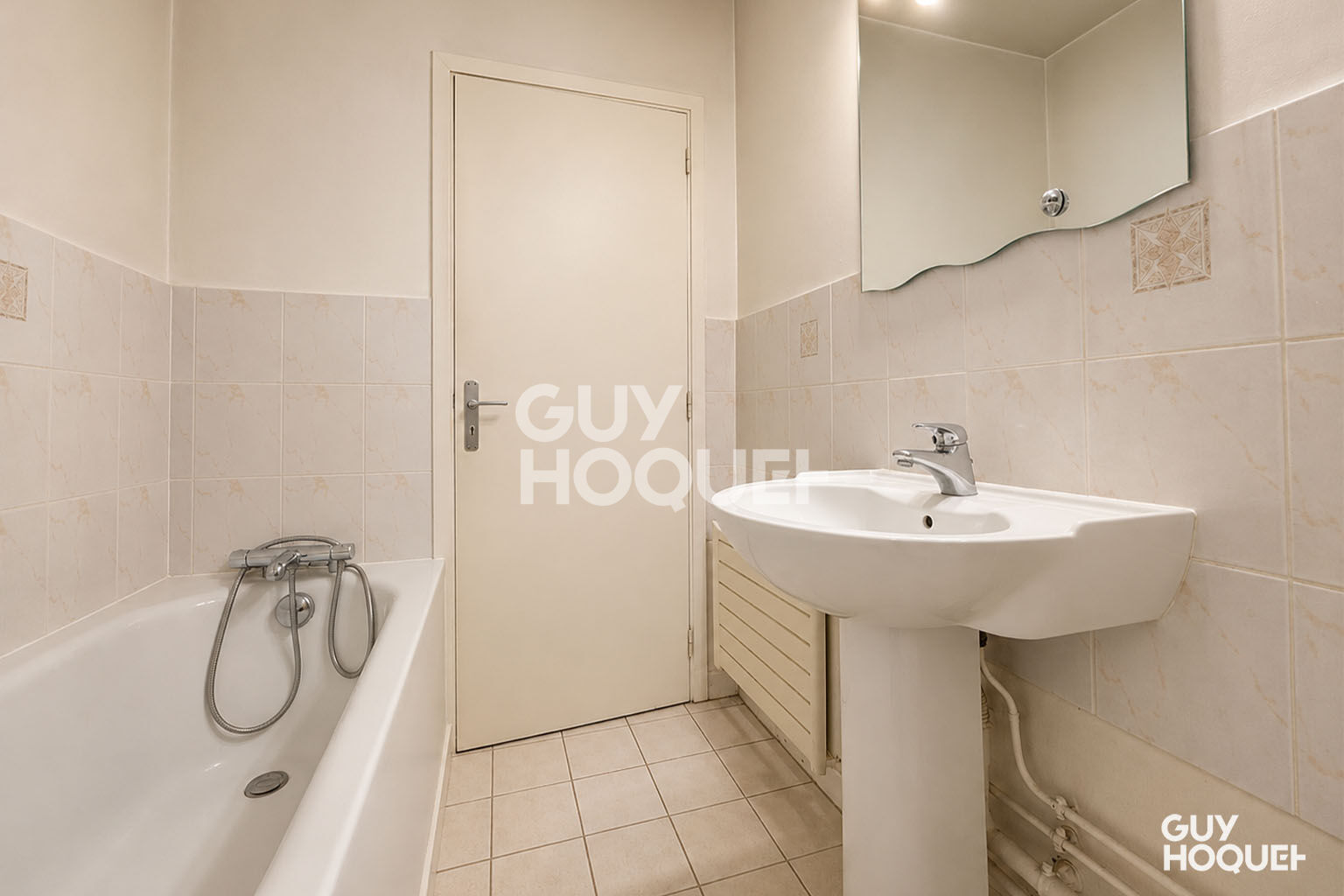 STUDIO 28 m² SANS VIS-À-VIS - DERNIER ÉTAGE
