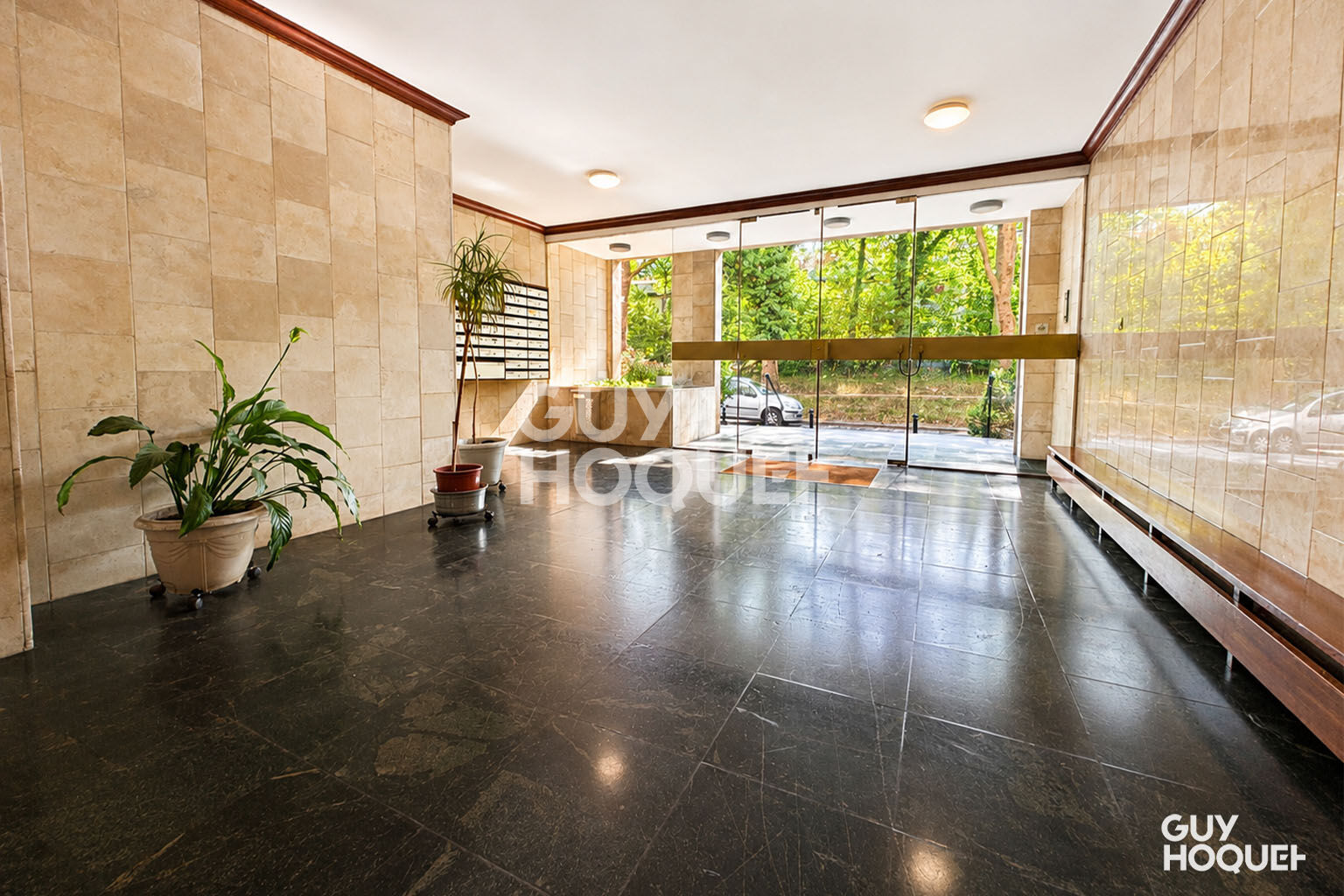 STUDIO 28 m² SANS VIS-À-VIS - DERNIER ÉTAGE