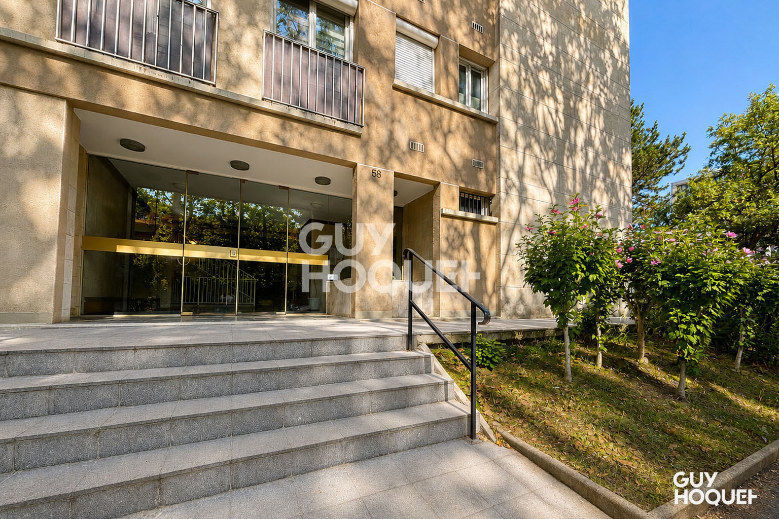 STUDIO 28 m² SANS VIS-À-VIS - DERNIER ÉTAGE