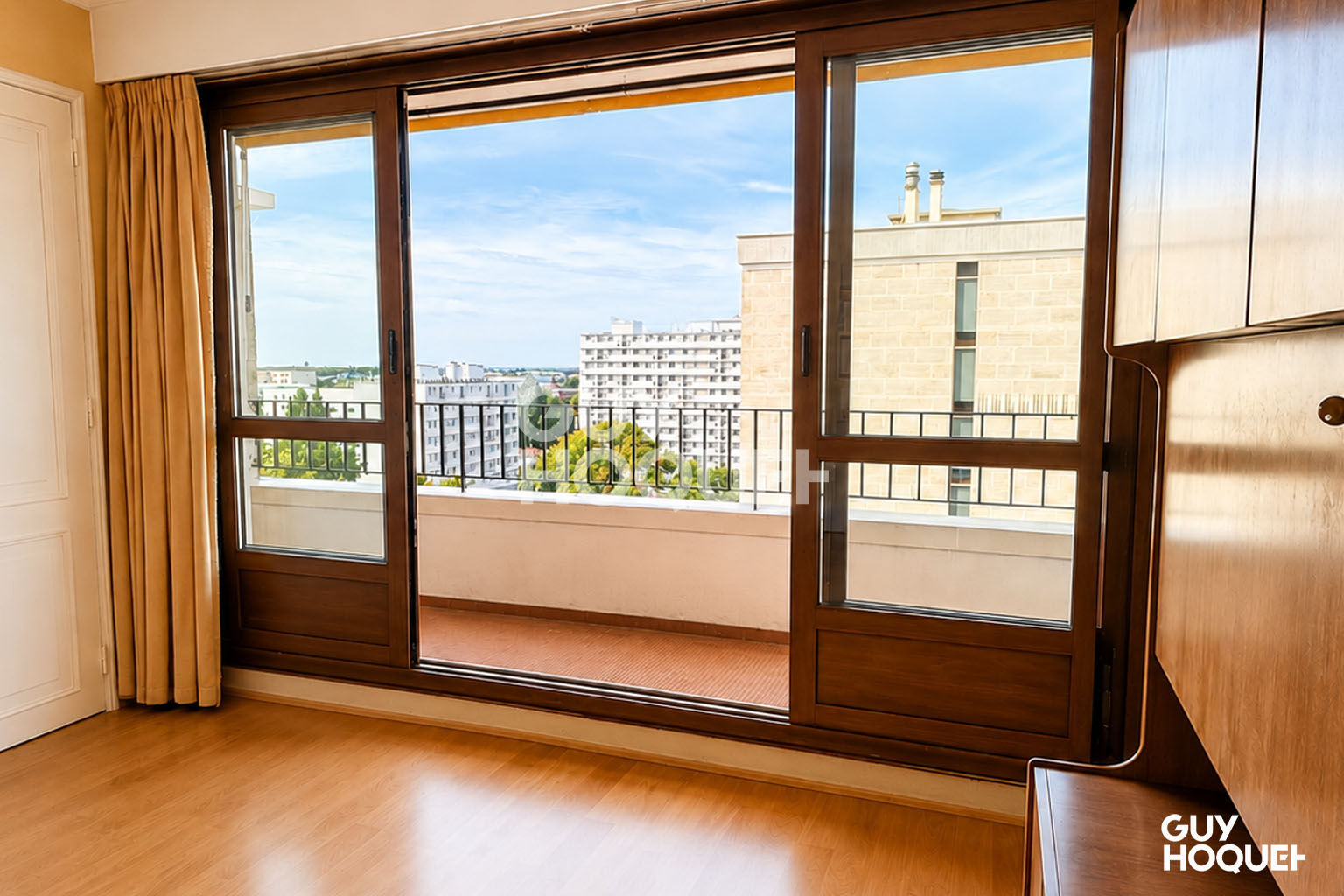 3/4 PIÈCES 72 m² TRAVERSANT AVEC BALCON