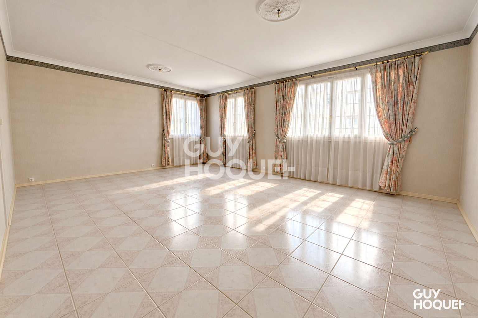 2/3 PIÈCES 61 m² + PARKING ET CAVE