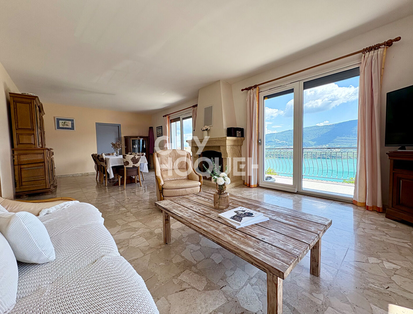 PROPRIETE VUE LAC