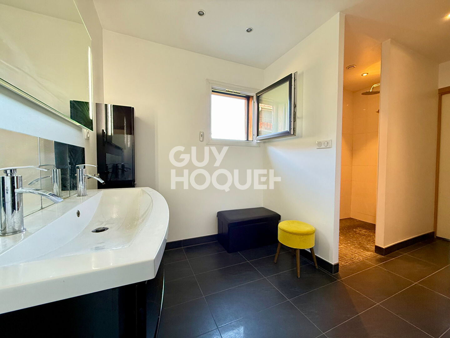 Maison Tresserve 5 pièce(s) 195 m2