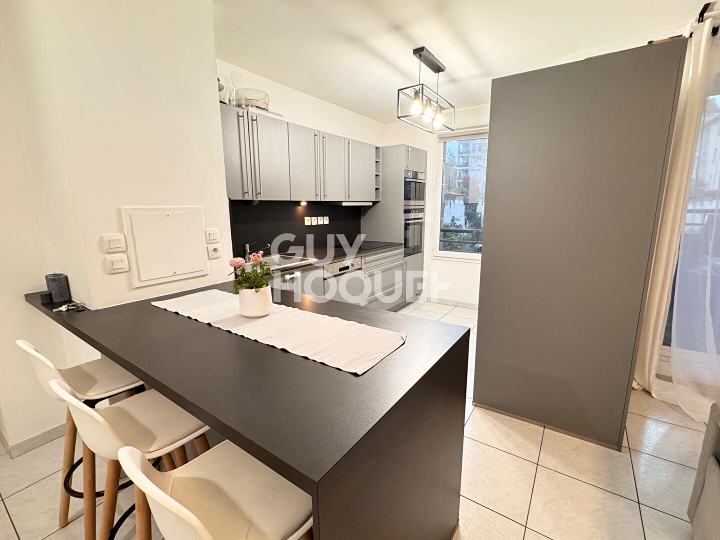 Appartement T3 , 70 m² , Plein centre de Vénissieux , Balcon, Résidence 2013