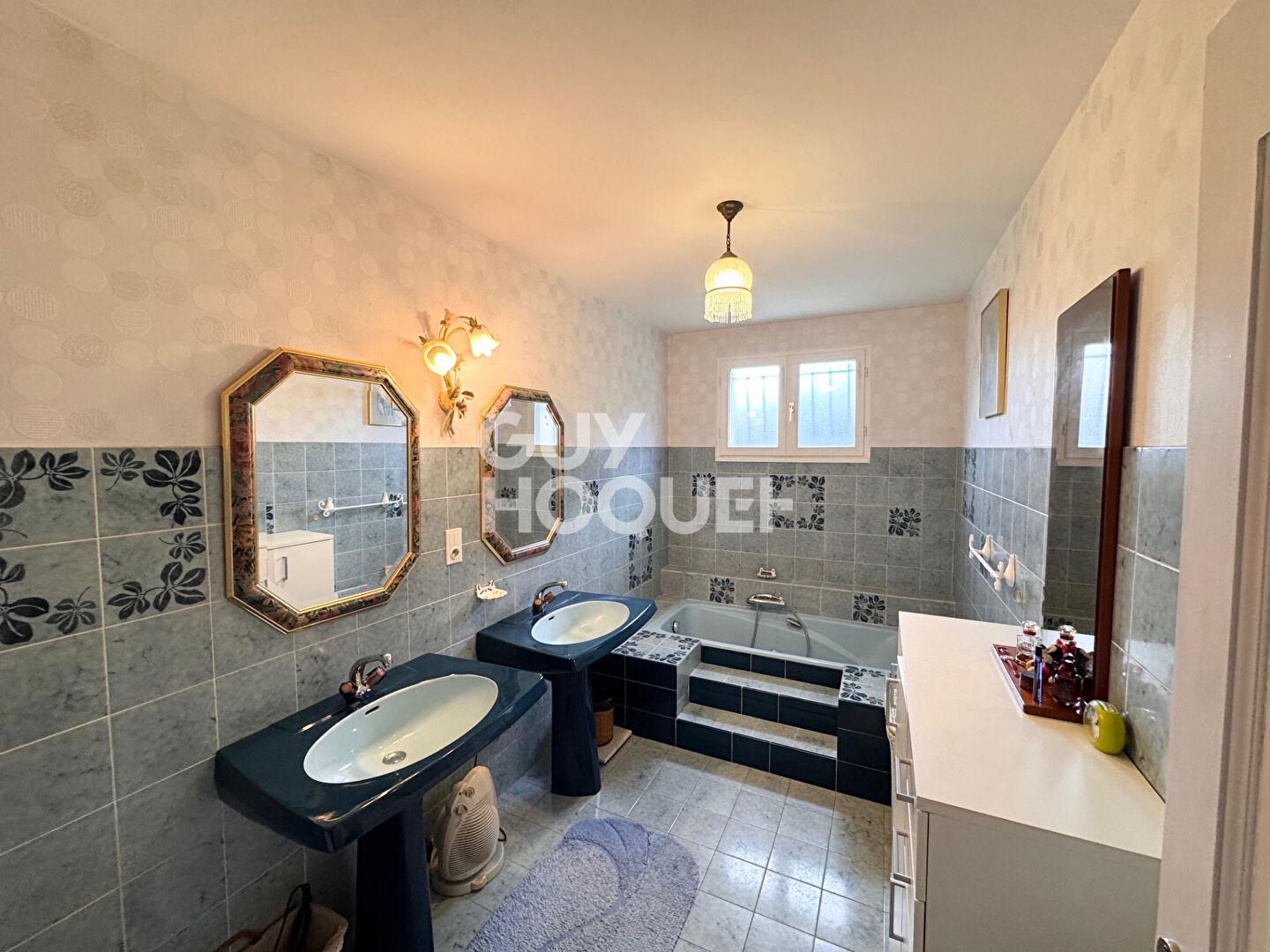 Propriété d'exception sur les hauteurs de Ruy-Montceau ? 171 m² habitables, 1 200 m² de terrain