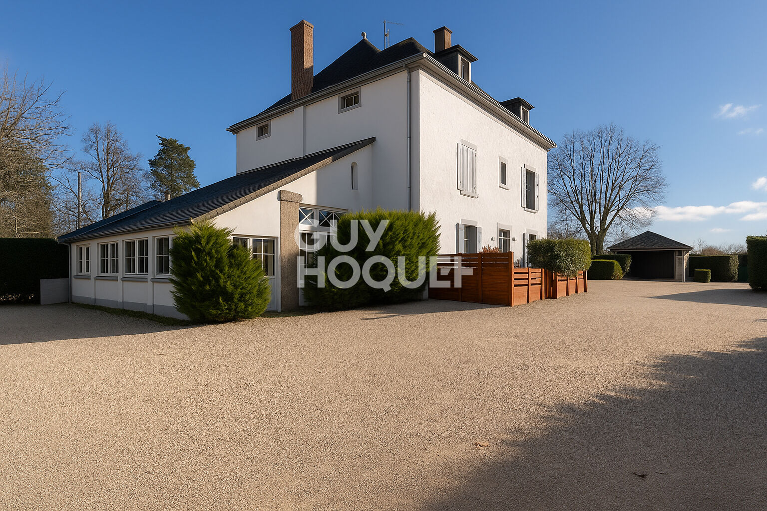 APPARTEMENT DE CHARME . DERNIER ÉTAGE  . RÉSIDENCE BOURGEOISE AU CALME ABSOLU . TASSIN-LA-DEMI-LUNE
