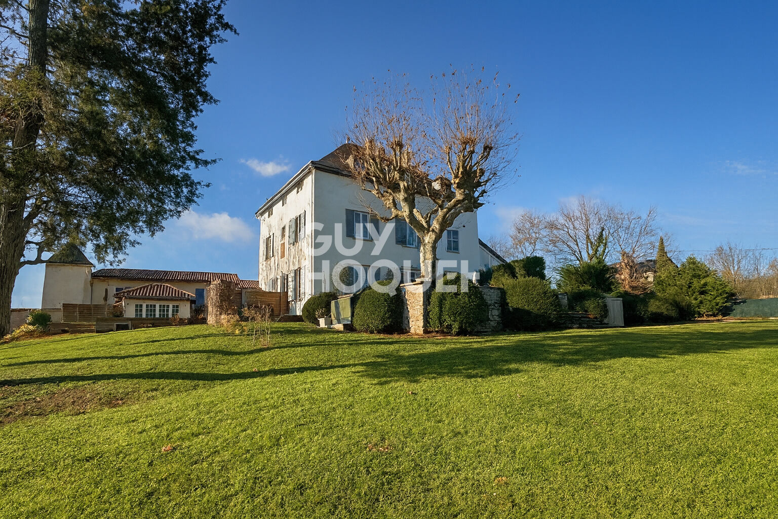 APPARTEMENT DE CHARME . DERNIER ÉTAGE  . RÉSIDENCE BOURGEOISE AU CALME ABSOLU . TASSIN-LA-DEMI-LUNE