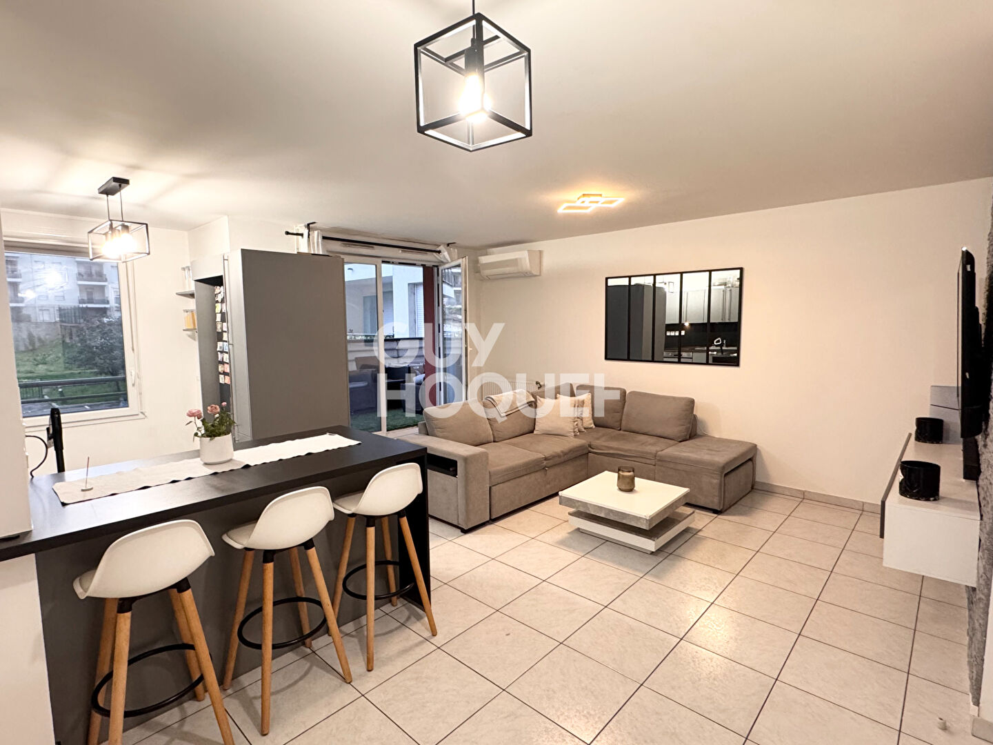 Appartement T3 , 70 m² , Plein centre de Vénissieux , Balcon, Résidence 2013