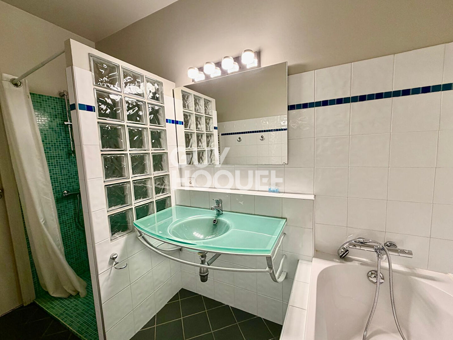 Appartement Aix Les Bains 3 pièce(s) 77.6 m2