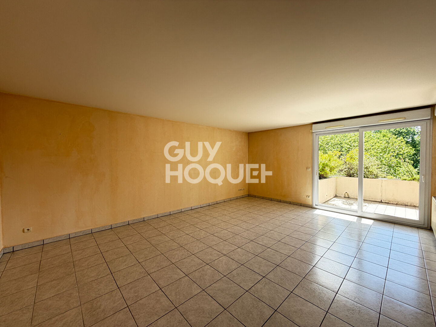 GRÉSY-SUR-AIX ? Grand T3 lumineux en dernier étage avec terrasse de 25 m² et garage