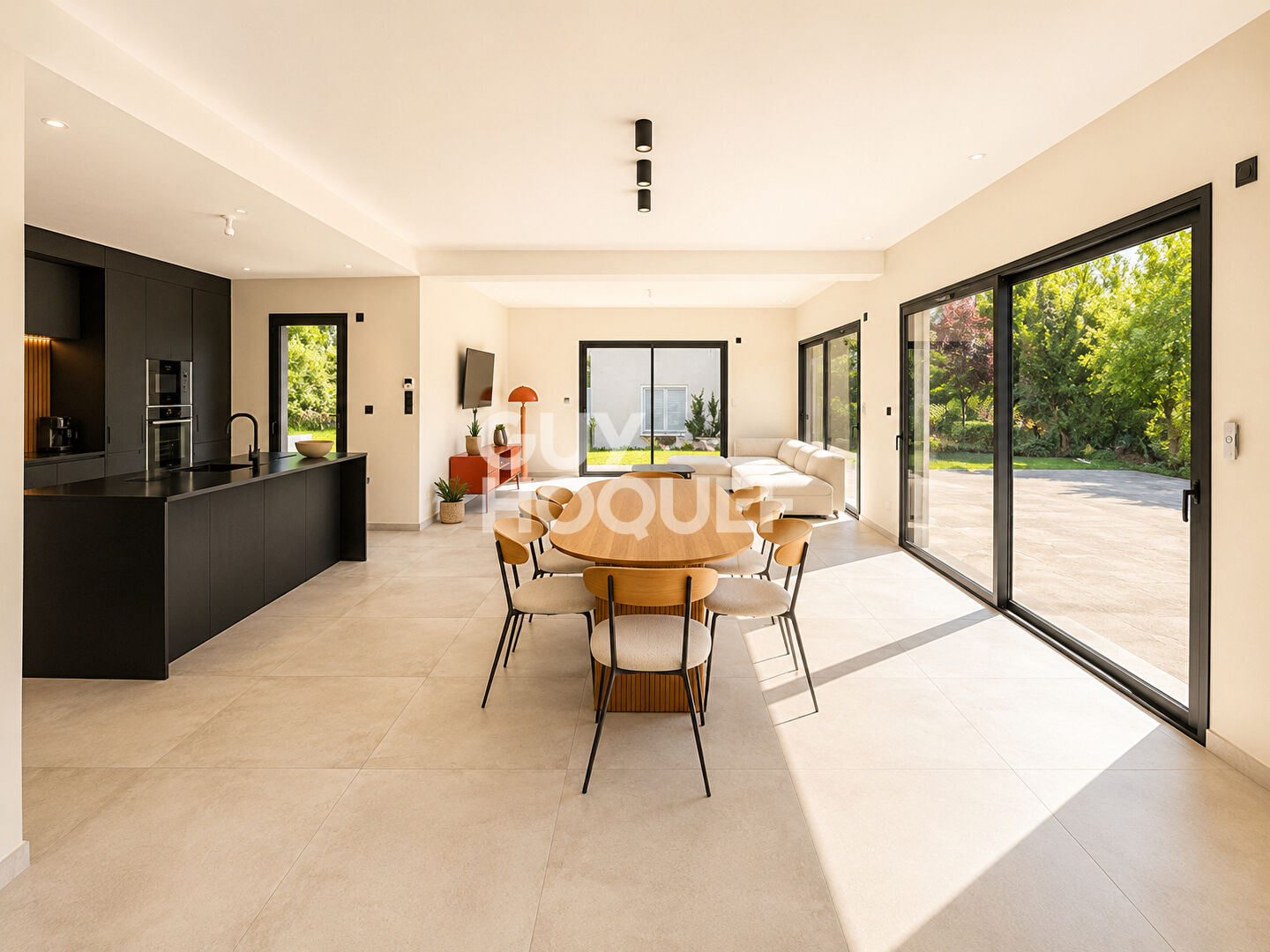 Maison de 2022-150 m² - 4 chambres - Piscine