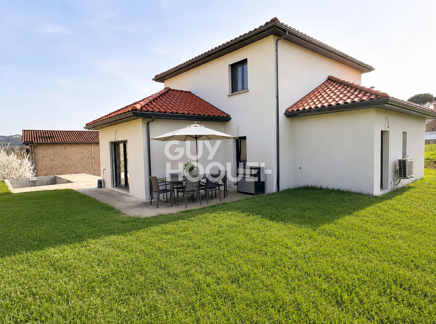 Maison de 2022-150 m² - 4 chambres - Piscine