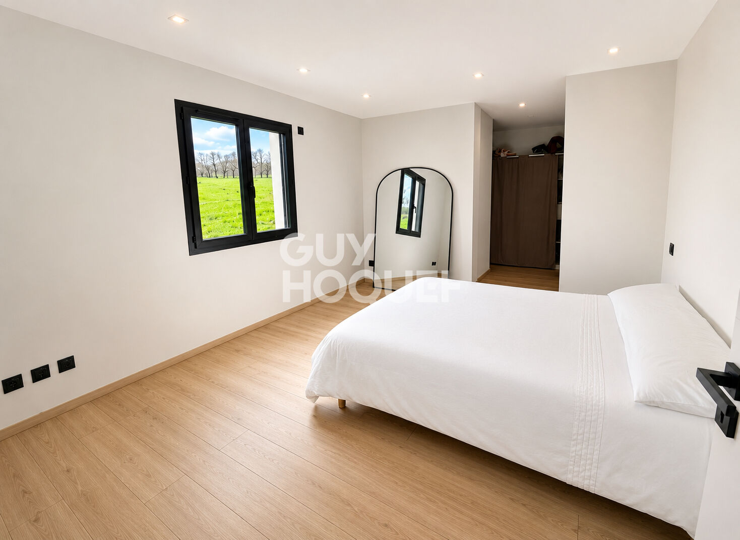 Maison de 2022-150 m² - 4 chambres - Piscine