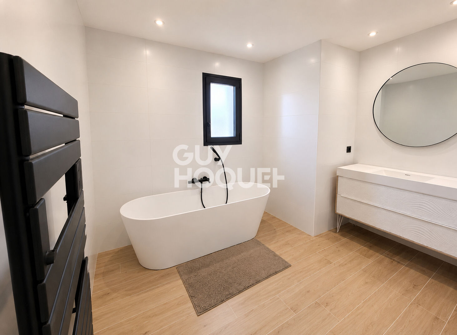 Maison de 2022-150 m² - 4 chambres - Piscine