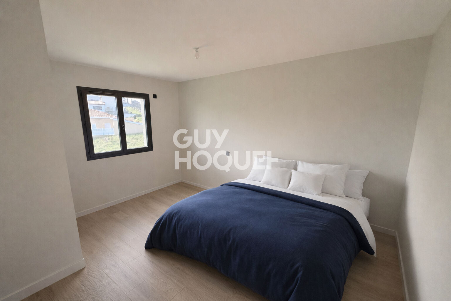 Maison de 2022-150 m² - 4 chambres - Piscine