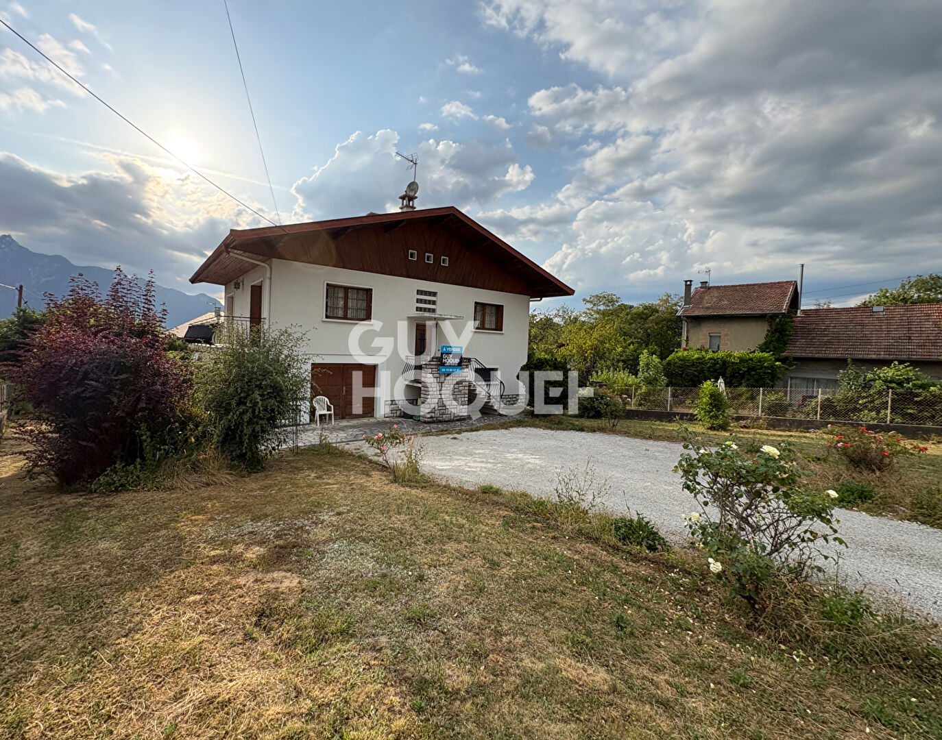 Maison des années 70 avec fort potentiel de rénovation sur un terrain de 1 006 m²