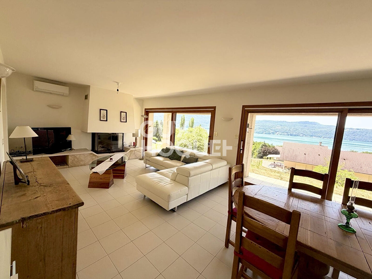 Villa 6 pièces de 166m² avec vue imprenable sur le Lac du Bourget