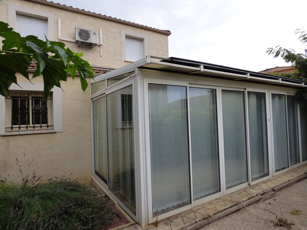 Villa 3 chambres en R+1 Secteur résidentiel