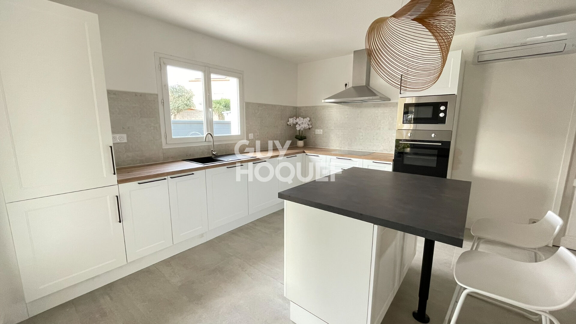 GRANDE PIECE A VIVIRE ! VILLA MEZE 6 PIECES 128m²