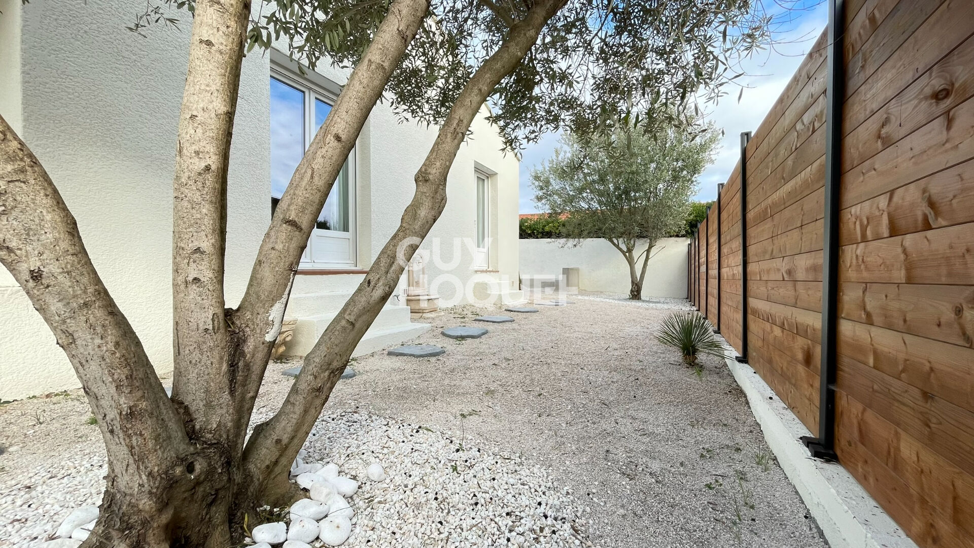 GRANDE PIECE A VIVIRE ! VILLA MEZE 6 PIECES 128m²