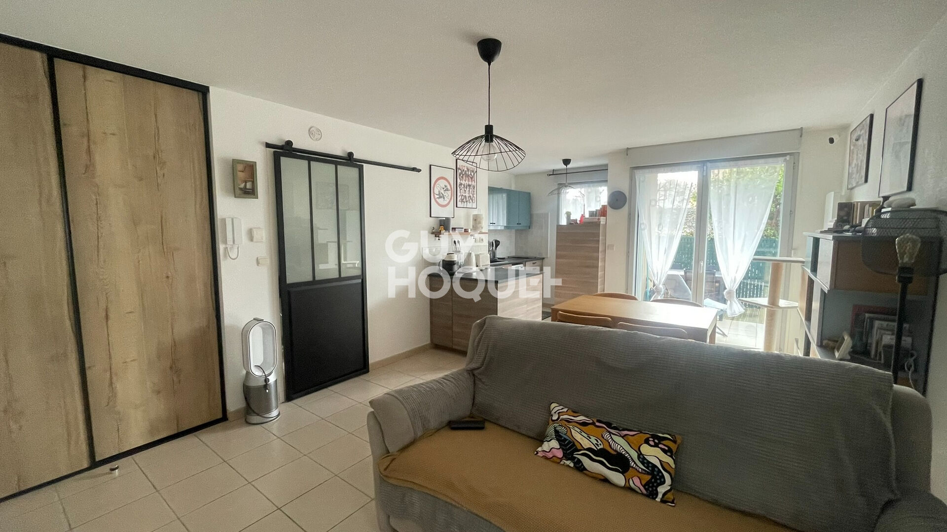 Appartement Poussan 2 pièce(s) 45 m2 avec parking privatif et piscine